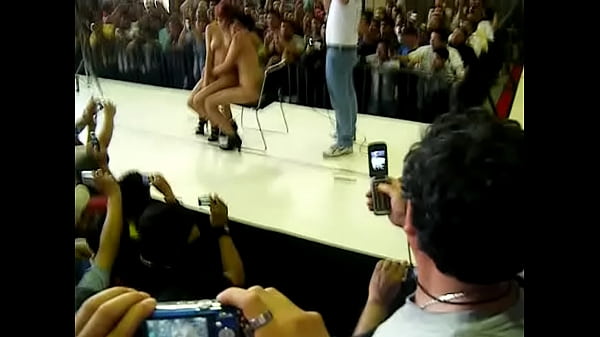 5523270962-vivianafox-Giovanna Fox.MP4 