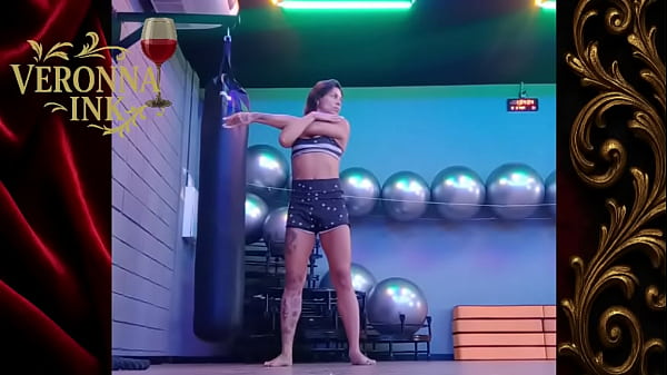 Alongamento_Solo Sensual na_Academia