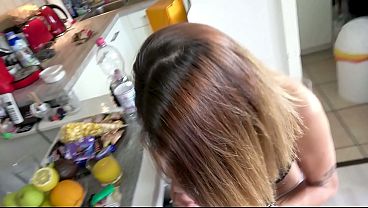 Nonton Ao-fremdfick Auf Dem Balkon Mit Skinny Bonnie thumbnail