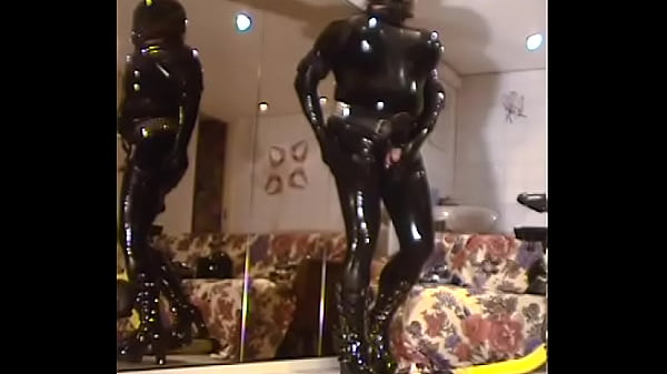 Roxina2004WankingBikerSlut111104.WMV 