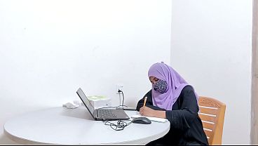 Nonton Hijabi Hot Bank Manager Fuck By Desi Village Farmer Desi Chudai Xxx thumbnail