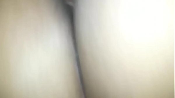 Play MP4 - Novinha safada zona leste dando para 2