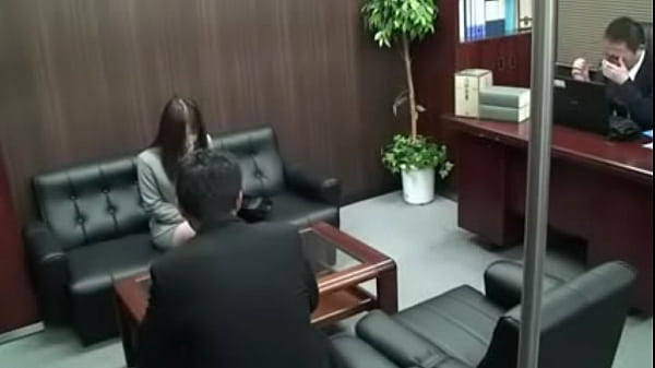 Play MP4 - Bitch knows her job