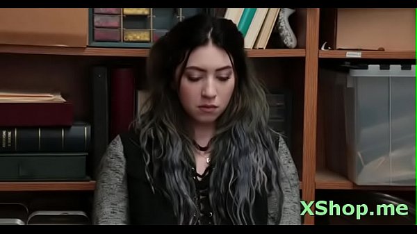 Naked Amilia Onyx gets_pink slit drilled