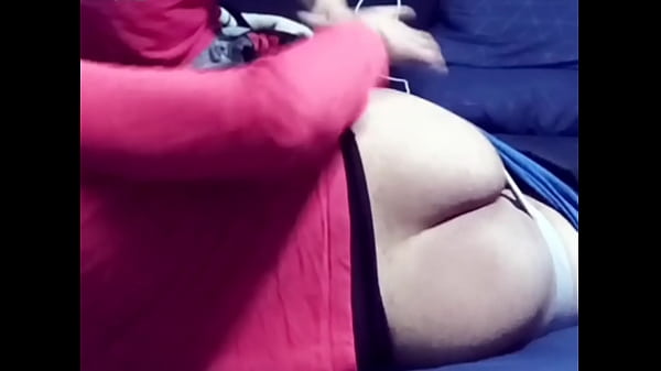 Se calienta ayudandome a depilarme 