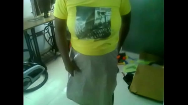 Mallu aunty removing teashirt 