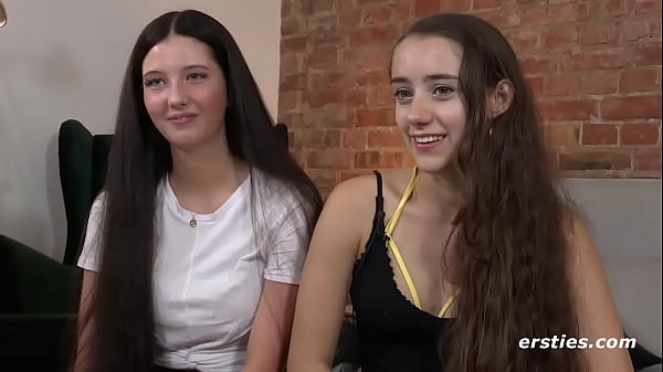 Play MP4 - Sch&ouml;ne junge M&auml;dels haben Spa&szlig;