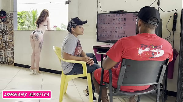 Play MP4 - MEU MARIDO MAIS UMA VEZ REALIZANDO MEUS DESEJOS DE MULHER SAFADA E MIM DEIXOU SOZINHA EM CASA COM O AMIGO ROLUDO E EU NEM PEDIR TEMPO E J&Aacute; FUI LOGO MIM DAR TODINHA PRA ELE&comma;ELIANE FURACAO MARCIO BAIANO