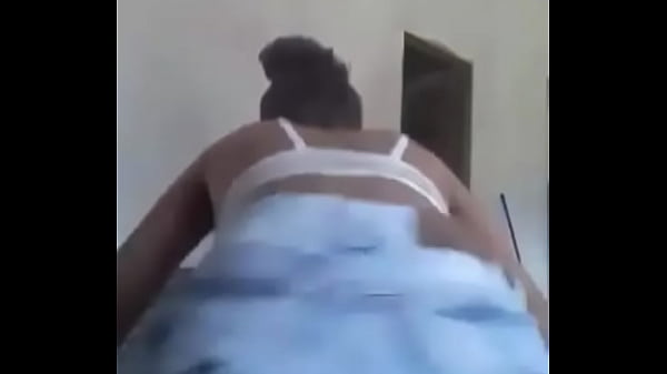 Dan&ccedil_ando com vontade de dar a buceta (Parte 1)