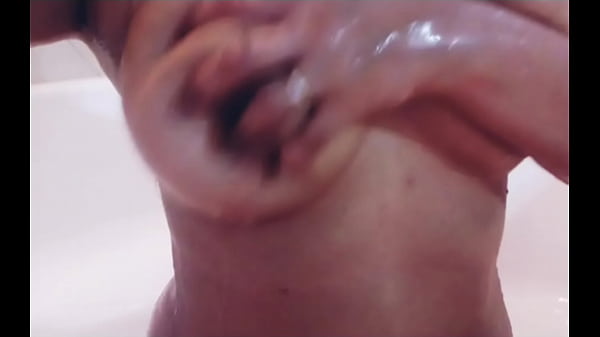 Ba&ntilde;andome solita 