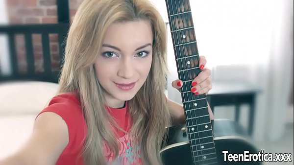 Play MP4 - Beautiful girl Sonya Sweet vag and anal