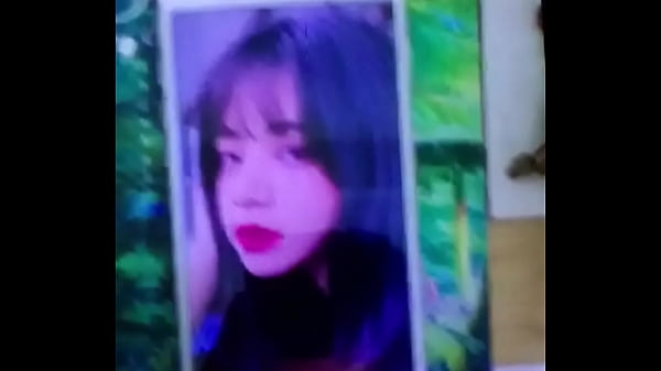 Play MP4 - Bắn tinh v&ocirc; mặt em Quỳnh xinh