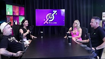 Nonton Duas Gostosas Ficam Peladas, Se Chupam E Se Beijam - Bruna Carlos E Matheus Caetano thumbnail