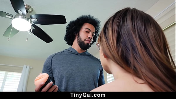 Nonton Honey's Cleaning Services Take A Backseat To Her Sex Services As She Tries To Make Amends With The Guy - Tinygal thumbnail