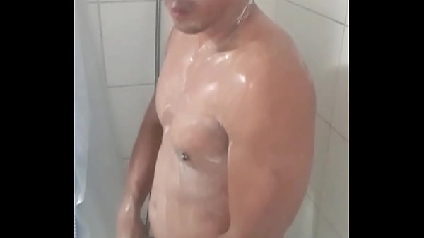 Play MP4 - video 021&period; jalandome la verga dura mientras me ducho &lpar;completo en RED&rpar;