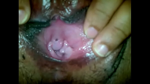 Play MP4 - Indonesian mami show off wet pussy