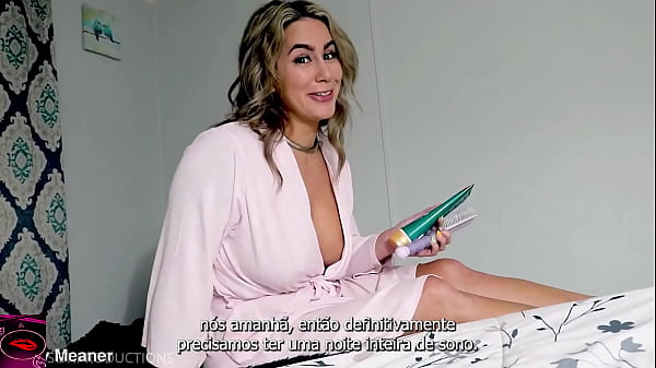 Na Cama torando abucetinha da Mamãe Madrasta Legendado