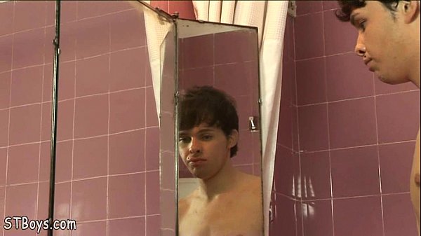 Play MP4 - Nude boy having fun stroking off in a bubble bath