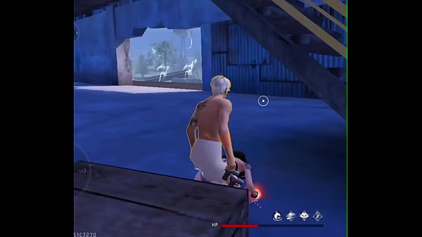 Pro emotera siendo cogida por boot 