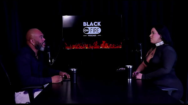 Sente tes&atilde;o por saber que est&atilde;o batendo punheta pra ela come&ccedil;ou por pirra&ccedil;a fez fotos nua e seu lado vendedora pri melancia watch sheer red 