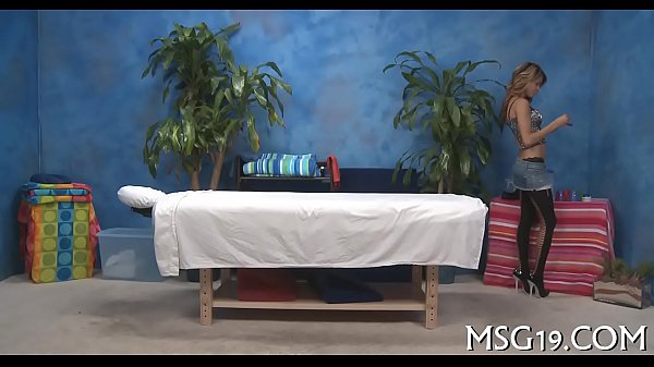 Flexible angel enjoys insertion