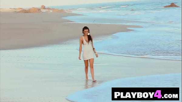 Sexy big ass_MILF Katy Marie babe shows her_long tongue before he amazing boobs