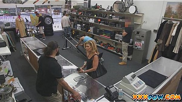Nonton Latina Fucked And Jizzed Over Her Face In Pawn Shop thumbnail