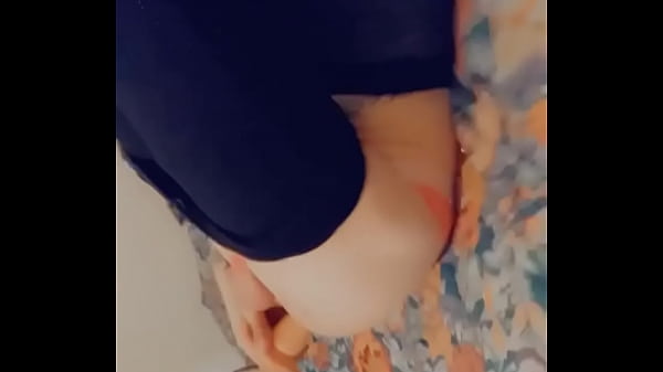 Yoga Whore Wants To Get_Fucked In Her Leggings