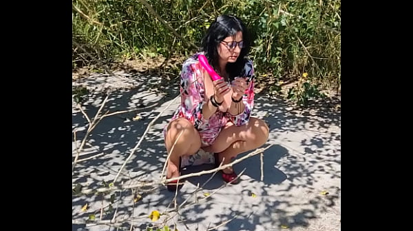 Milf Beauty Wife Masturbates In Park Big Orgasm thumbnail