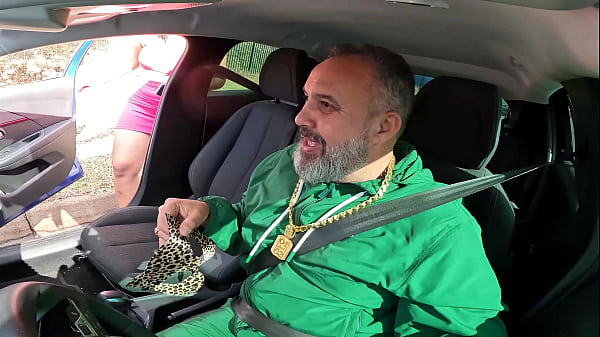 Parando garotas na rua_conhecemos a Bibi Rikelme que entrou na_carona