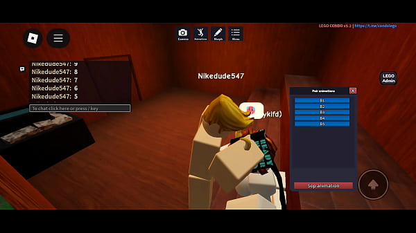 Eu entro em um jogo de porno fa&ccedil;o sexo com uma jogadora e os caras nos viram 