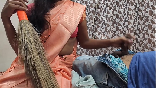 Play MP4 - गांव से मुंबई काम करने आही हुई देसी लड़की को ओनर ने जमकर चुदाई की हिंदी ऑडियो