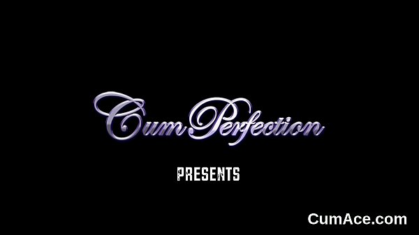 Slutty bombshell gets sperm_load on_her facegulpingall thecum