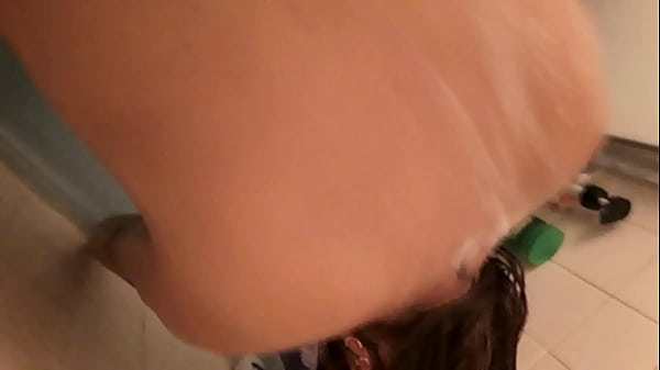 Le gusta que se lo meta por el culo 