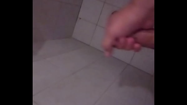 Me la jalo en el ba&ntilde_o