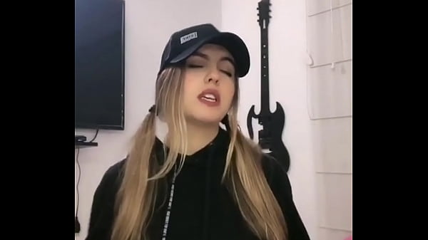 Latinas bellas dando todo 