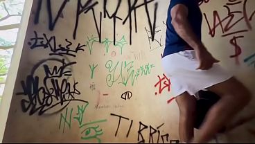 Paiz&atilde;o pr&eacute;dio abandonado 