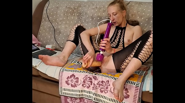 Blonde slut squirt like bitch