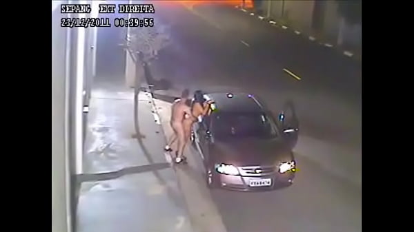 Play MP4 - Brazilian couple breaking the law