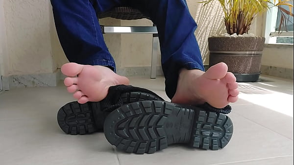 TAKING OFF MY WORK BOOT - MVL02