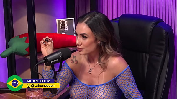 We started havingsex inside the_parked car