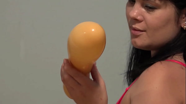 Anal penetration and hole stretching milf fucks her beautiful butt and cums