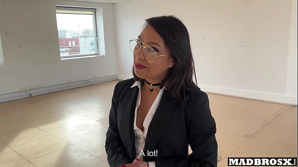 Play MP4 - A Real Estate Agent Fucked During A Visit And In the Toilet To Sell Her Property &excl;&excl;&excl;