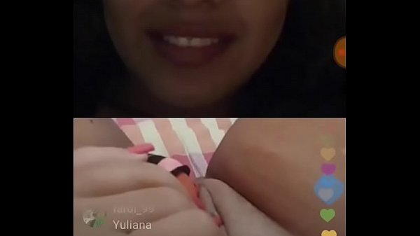 Safada mostrando quea buceta tá raspadinhaao vivo