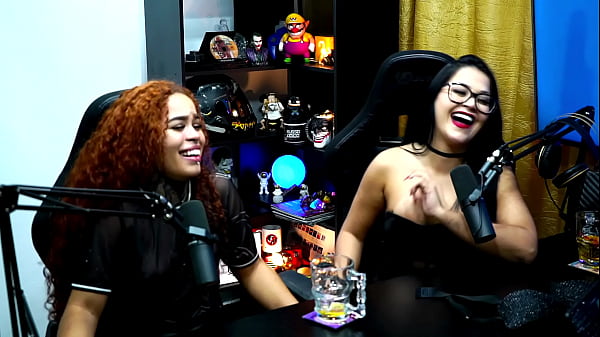 Emy Tatuada & Tifany Rocha mostra os biquinhos do peito, Elas estavam cheia de tes&atilde;o! - Podcast P&aacute;pum no Barraco! COMPLETO NO SHEER E RED 