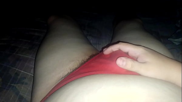 Masturbando en lencer&iacute;a hasta terminar encima m&iacute;o 