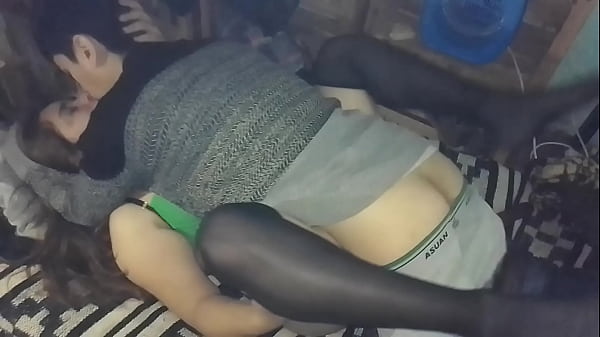 Play MP4 - La puta de mi novia me pide que cogamos de misionero grabamos con el celular