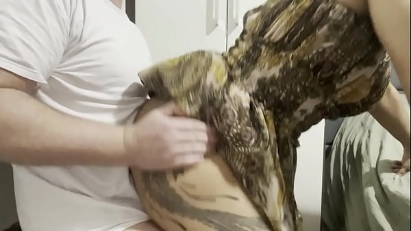 Quando vi ele de pau duro nem tirei o vestido j&aacute; fui sentando no pau dele 