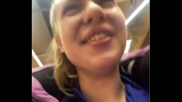 Play MP4 - Fucking in public close up