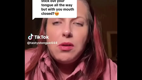 Nonton Wide Tongued Woman thumbnail